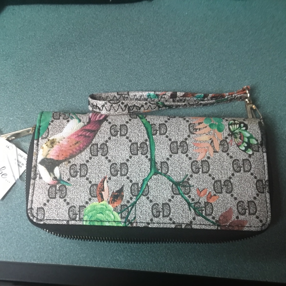 Ladies wallet

Not for sale